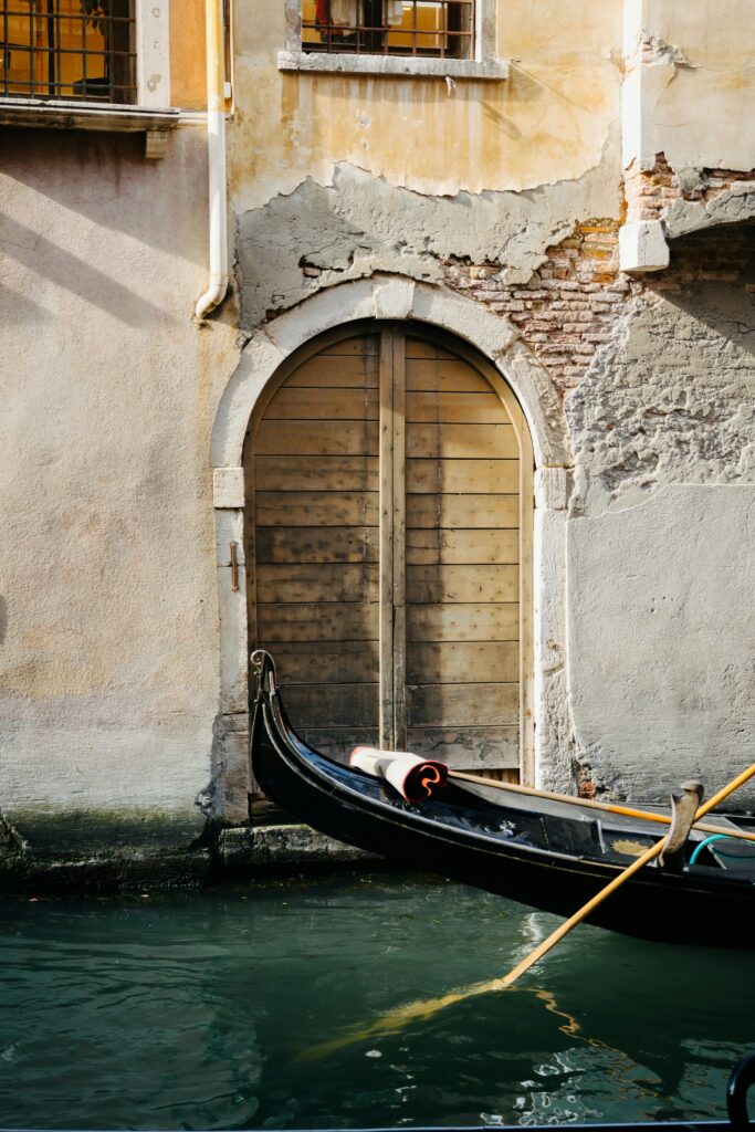 peter-thomas-YXyNXHQuIvc-unsplash